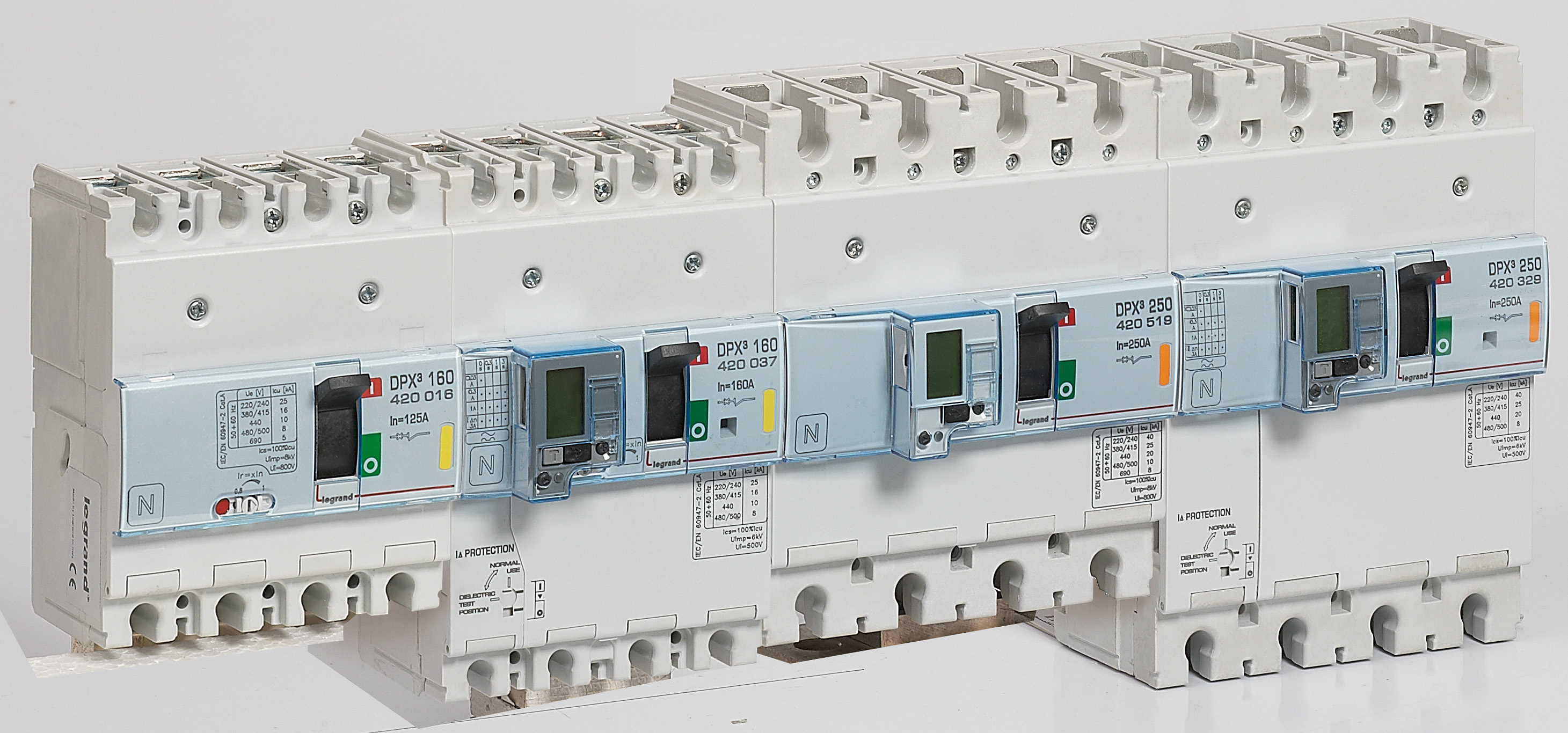 WYŁĄCZNIK DPX3 160 4P 16A 16KA, Legrand