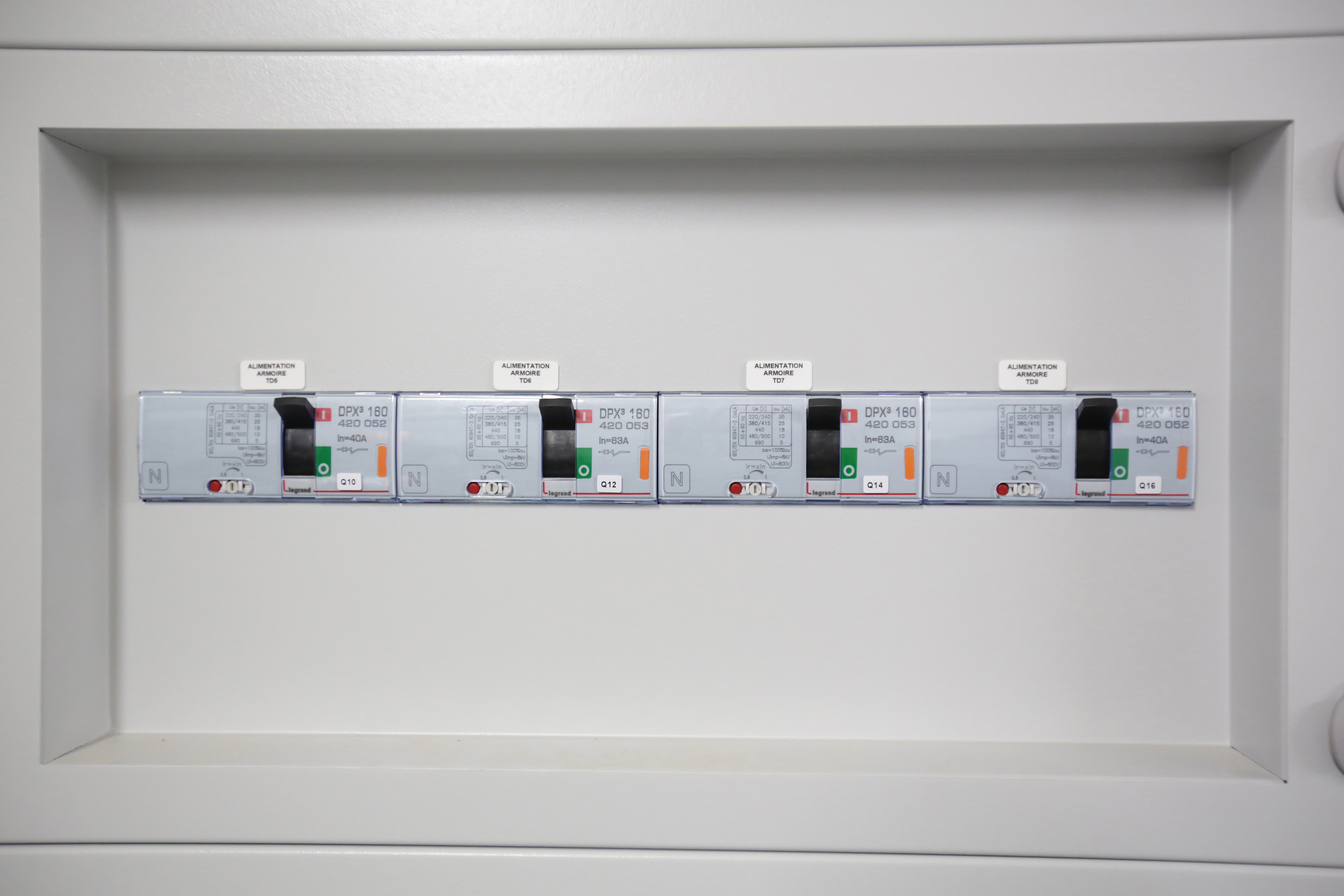 WYŁĄCZNIK DPX3 160 4P 40A 25KA, Legrand
