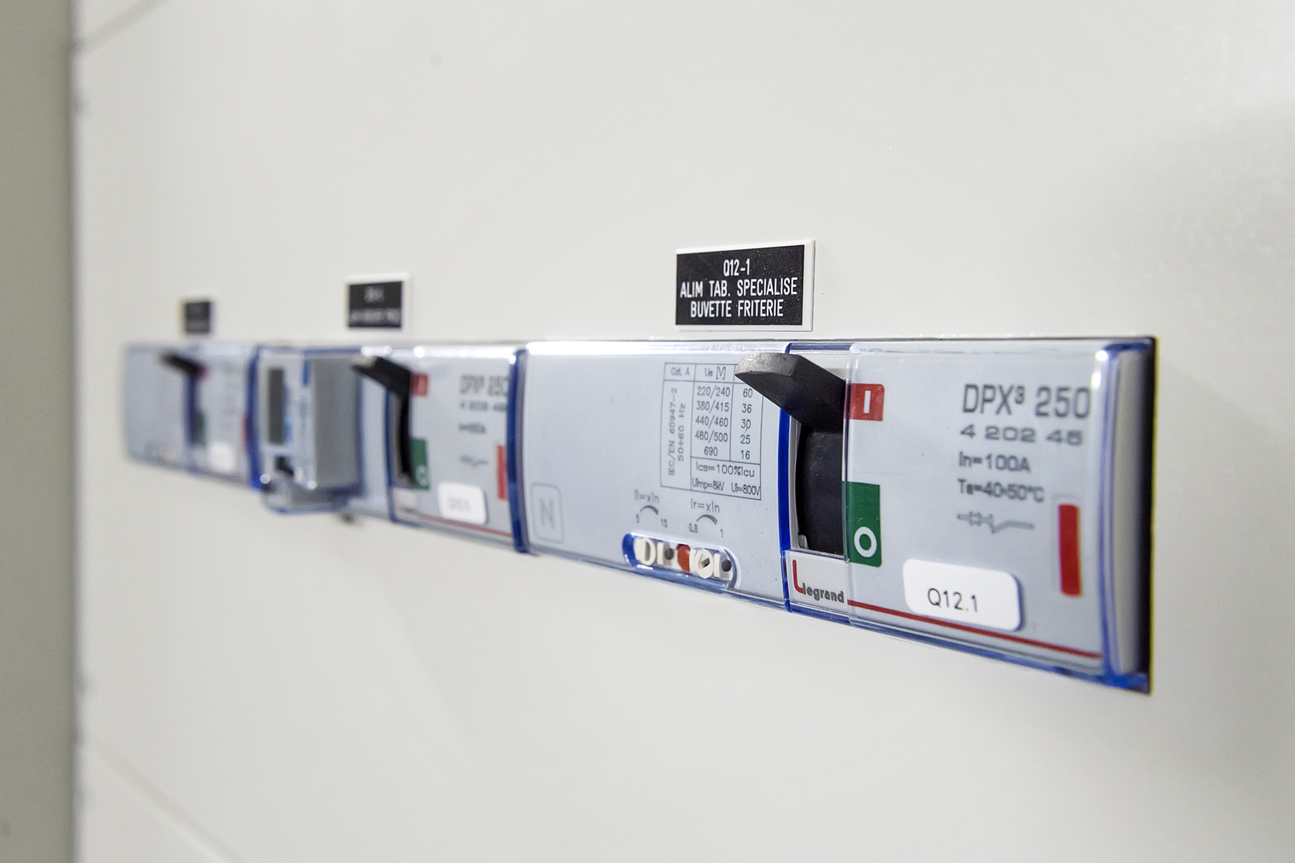 WYŁĄCZNIK DPX3 250 4P 100A 36KA, Legrand