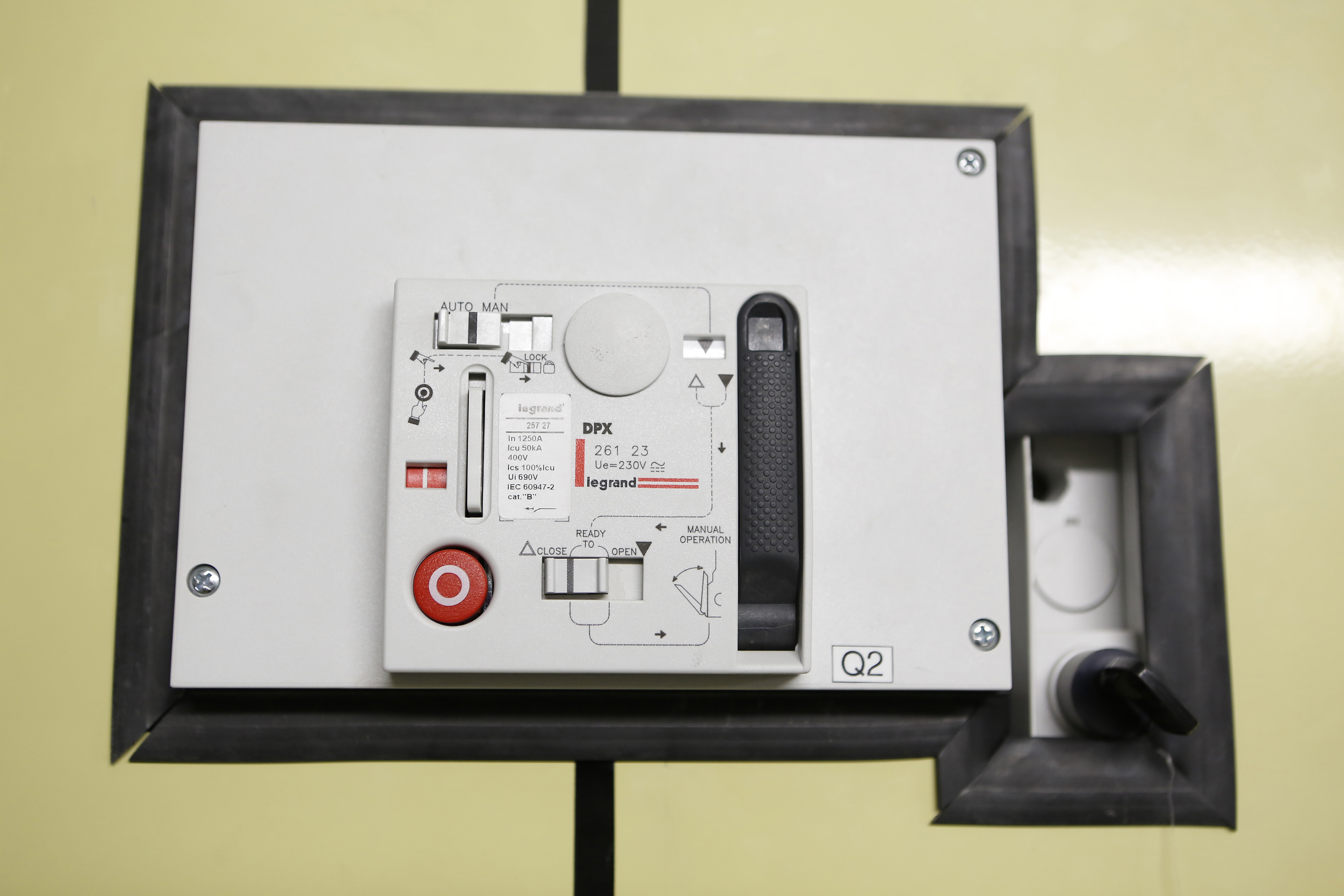 NAPĘD SILNIKOWY DO DPX 1250 i DPX 1600 DO IN=1250A 230 V, Legrand