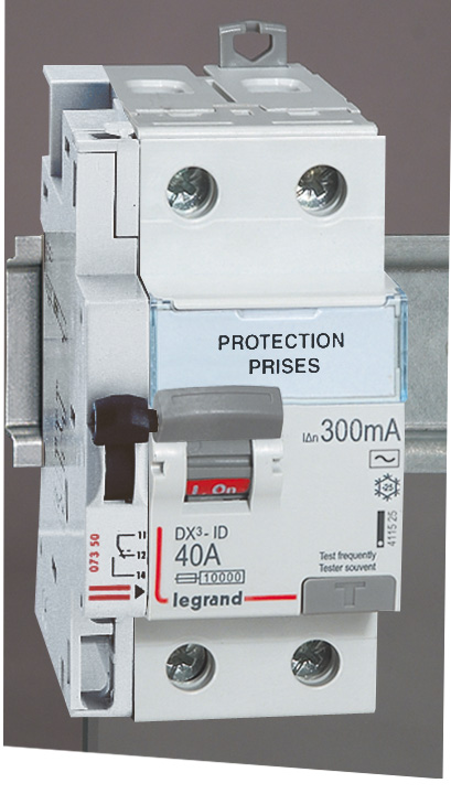 WYŁĄCZNIK RÓŻNICOWOPRĄDOWY P 302 2P 40A 300MA TYP AC SERII DX3, Legrand