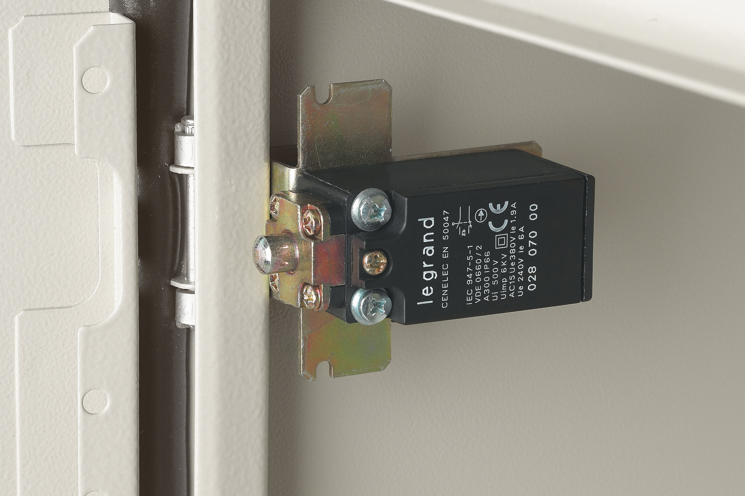 WYŁĄCZNIK KRAŃCOWY ATLANTIC 6 A - 250 V, Legrand