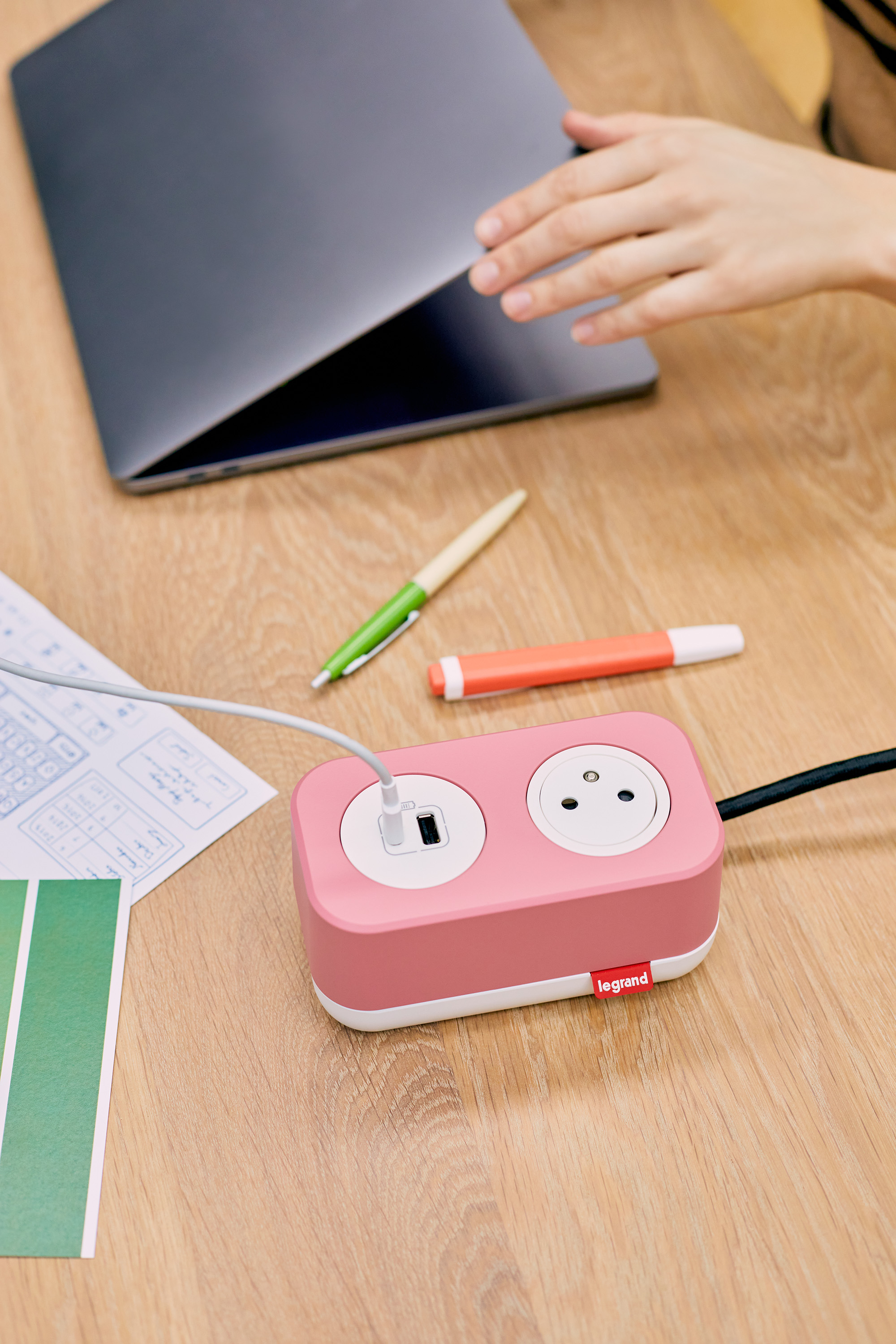 INCARA: ELECTR'ON - PODSTAWA 1X2P+Z / USB A+C - 2,5 M-BIAŁY, Legrand