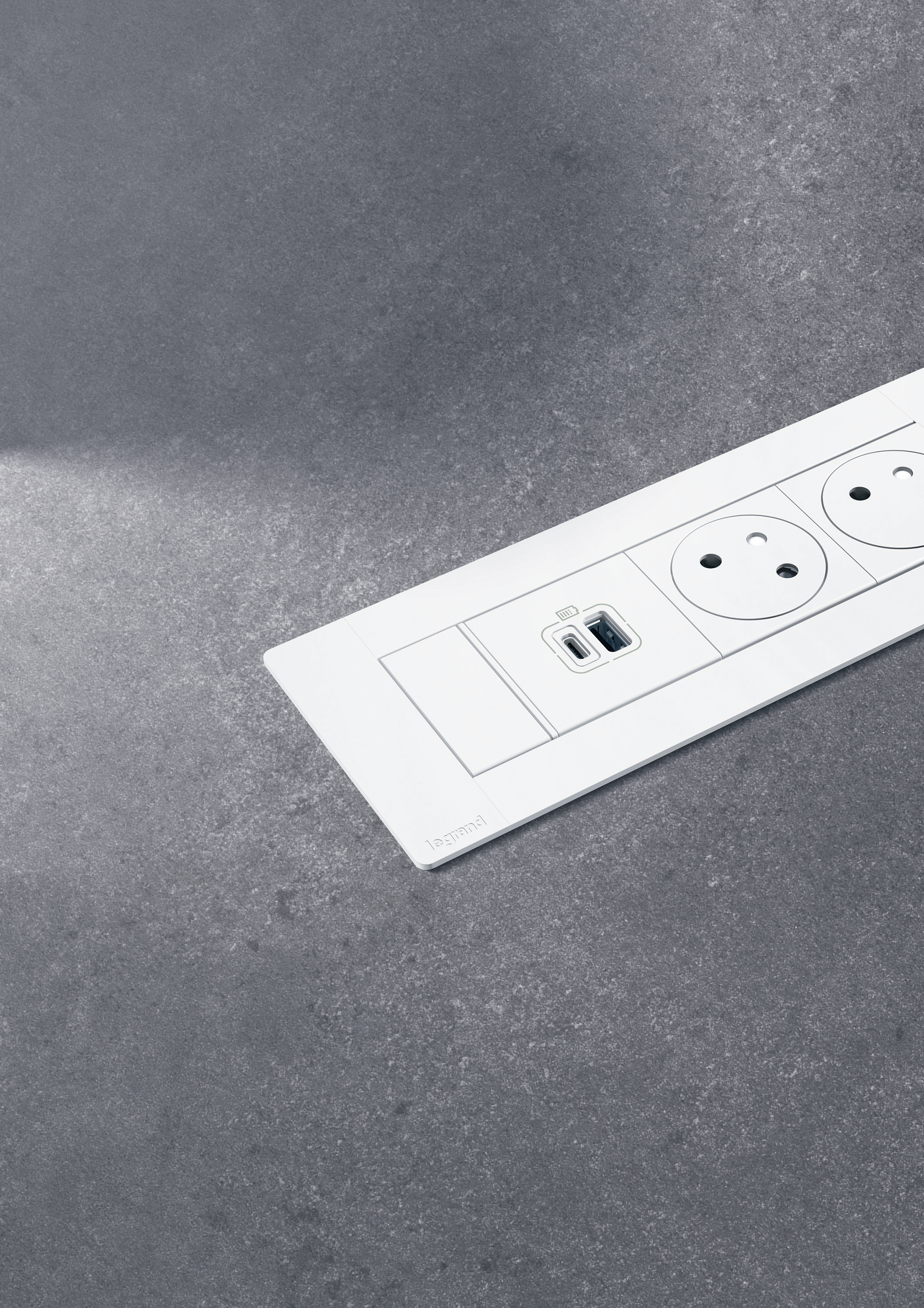 INCARA: MULTILINK - 2X2P+Z / USB A+C - 2,0 M-METAL, Legrand