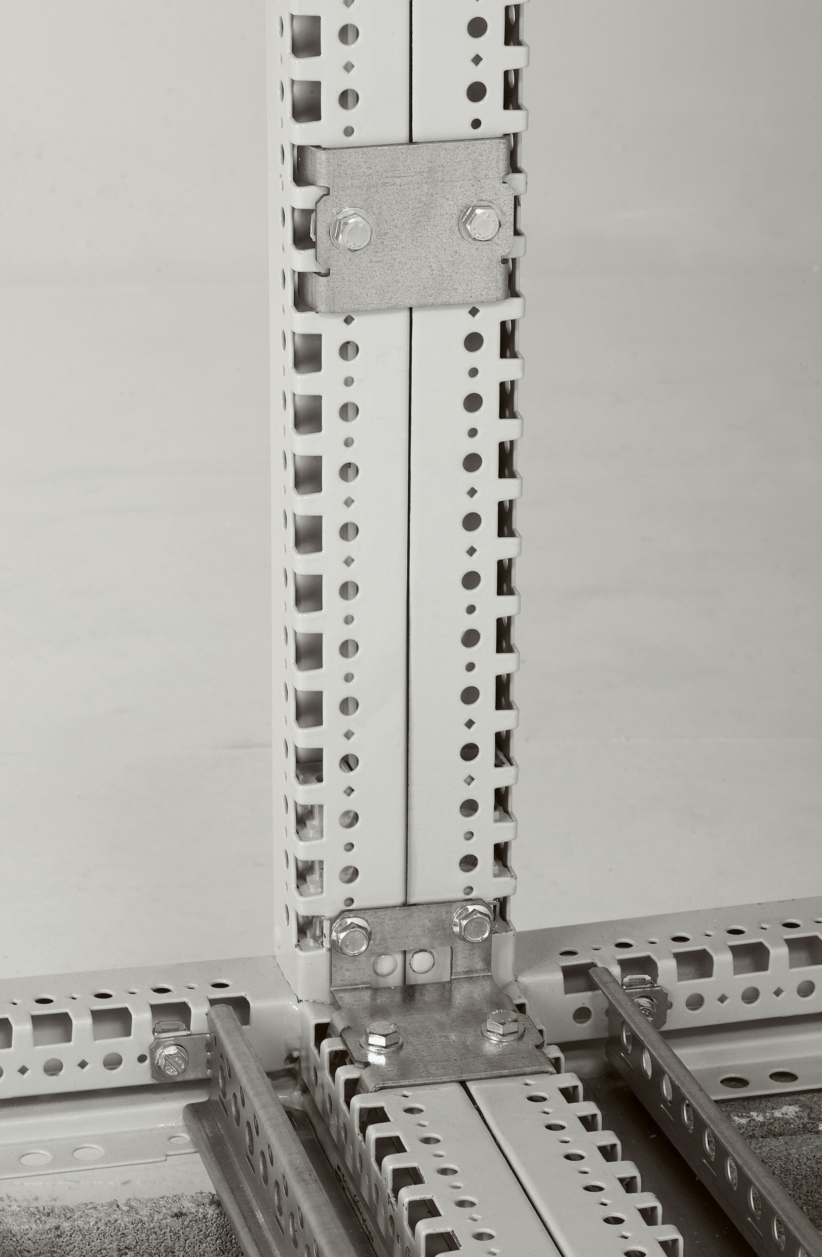 ZESTAW DO ŁĄCZENIA SZAF WEW1000KG/M3, Legrand
