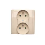 SIMON BASIC WMBW-102101-9011 Gniazdo wtyczkowe z uziemieniem podwójne, z funkcją niezmienności faz, 16A, 250V~, zaciski śrubowe. Kompletne - nie do ramek; beż