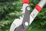 Sekator do gałęzi 690 mm, średnica ciecia 42 mm, uchwyty aluminiowe