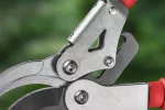 Sekator do gałęzi teleskopowy 670 mm, średnica cięcia 45 mm, uchwyty aluminiowe