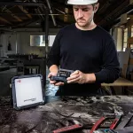 Akumulatorowa lampa robocza 2000 lm VEGA 2 CONNECT 03.6106C