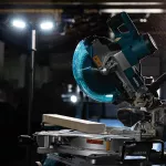 Akumulatorowa lampa robocza z dwoma głowicami 2500 lm DUO CONNECT 03.6111C