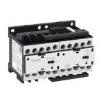 11BGR1201A23060 Styczniki w układzie nawrotnym, zewnętrzna blokada mechaniczna i zestaw przyłączeniowy, 12A AC3 cewka AC, 5.7kW. Napięcie cewki 230VAC 60Hz