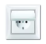 20 EUCKD-94-507 GNIAZDO SCHUKO Z KLAPKĄ POZIOM OCHRONY: IP44. | Basic55 biały alpejski