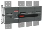 OT3200E13P Rozłącznik izolacyjny 3200A, 4P, napęd z przodu, z wałkiem i czarną rączką IP65, montaż na płycie montażowej, zestaw