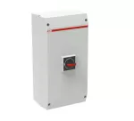 OTP100B3U Rozłącznik w obudowie, 3P 400V AC22 100A, obudowa IP65 plastikowa, pokrętło czarne, blokada drzwiczek w pozycji I (ON