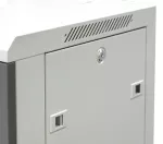 Szafa wisząca niedzielona 19'' 6U, drzwi blacha/szkło, ściągane osłony boczne z zamkiem,600×450×370 szer./gł./wys. mm; RAL: szafa 7044, drzwi 7010