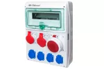 Rozdzielnica RSS04 IP44 okienko inspekcyjne 12 modułów wyposażona w okablowanie do podłączenia zabezpieczeń z gniazdami: 1x63A 3P+N+Z 400V~ 1x32A 3P+N+Z 400V~ 1x16A 3P+N+Z 400V~ 4x16A 2P+Z 250V~
