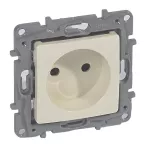 NI:K GN. 2P 16A Z PRZESŁONĄ