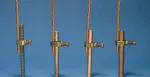 Klamra do pręta uziemiającego z brązu, do połączenia typu pręt-przewód, Spiż armatni, 1/2"–5/8" dia, 70 mm² linkowy max, 14 mm klucza
