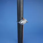 Klamra ogrodzeniowa na jeden przewód, 1 1/2" Fence Post, 2/0 pełny–250 kcmil linkowy, 50 mm² linkowy–120 mm² linkowy