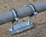 nVent CADDY Macrofix M8/M10 Izolowana, Stal nierdzewna, 37–44 mm OD, 1 1/4" rury, 32 DN