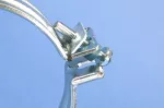 nVent CADDY Macrofix Plus NI EZ z łatwym zamknięciem, 3/4" rury, 20 DN, 25–26,9 mm OD, M10 Pręta