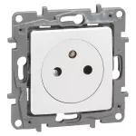 NILOE/NILOE SELECTION -GNIAZDO 2P+Z PŁASKIE AUTOMATYCZNE ZACISKI SPRĘŻYNOWE BIAŁE Z PRZESŁONĄ, Legrand