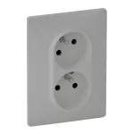 VALENA LIFE GNIAZDO 2 P+Z TYPU MONOBLOK Z PRZESŁONĄ ALUMINIUM 16 A – 250 V~, Legrand