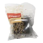SUNO - Gniazdo płaskie 2P+Z - 16 A - z USB Typ - C - 1,5 A - zaciski automatyczne - z przesłoną, Czarny, Legrand