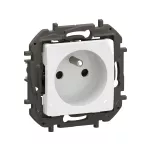 NOWE NILOE - GNIAZDO 2P+Z Z PRZESŁONĄ, ZACISKI AUTOMATYCZNE 16A - 250V~ BIAŁE