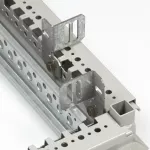 ALTIS 4 UCHWYTY DO MOCOWANIA WSPORNIKA, Legrand