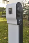 GREEN'UP PREMIUM: STACJA ŁADOWANIA POJAZDÓW ELEKTRYCZNYCH TYPU WALLBOX, JEDNOFAZOWA, 7,4KW, MODE 2 I 3, 1 PUNKT ŁADOWANIA, IP44, IK08, Z ZABEZPIECZENIEM 6MA DC, Legrand