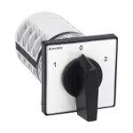 7GN3275U Łącznik krzywkowy serii 7GN, przełącznik sieci, 4 pola, 32A, do montażu tablicowego, z czarnym pokrętłem i tabliczką 65x65mm