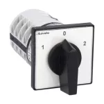 7GN4013U Łącznik krzywkowy serii 7GN, przełącznik silnika dwubiegunowego 1-0-2, układ Dahlandera, 40A, do montażu tablicowego, z czarnym pokrętłem i tabliczką 65x65mm