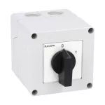 7GN2510P Łącznik krzywkowy serii 7GN, rozłącznik, 3 pola, 25A, w obudowie 75x75mm i czarnym pokrętłem