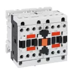 BFA01842024 Styczniki w układzie nawrotnym, zewnętrzna blokada mechaniczna i zestaw przyłączeniowy, 18A AC3 cewka AC, 7.5kW. Napięcie cewki 24VAC 50/60Hz