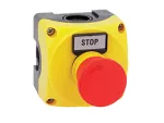 LPZP1B5612 Żółta obudowa LPZP1A5 z przyciskiem grzybkowym LPCB6344, odblokowanie przez obrót, 1NC i tabliczka opisowa "STOP"