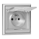 Gniazdo pojedyncze p/t 2P+Z, bryzgoszczelne z klapką Luna, 16A, 250V, PT-16LH, srebrny