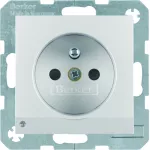 B.Kwadrat/B.7 Gniazdo z uz. i podświetleniem orientacyjnym LED, alu mat, lak