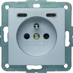 B.x Gniazdo z uziemieniem z ładowarką USB C+C 20W PD, alu mat