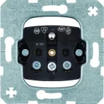 one.platform Mechanizm gniazda z uziemieniem