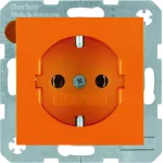 B.X/S.1 Gniazdo SCHUKO z uz. samozaciski, pomarańczowy