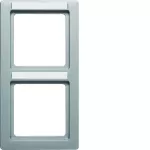 Q.1 Ramka 2-krotna pionowa z polem opisowym, alu, aksamit