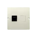 Simon Basic WMUK-0510F2-9011 Gniazdo komputerowe RJ45 pojedyncze, kategoria 5e (moduł). Montaż gniazda na wkręty do puszki; beż