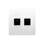 Simon Basic WMUM-0500F2-1011 Gniazdo komputerowe RJ45 kat.5e + telefoniczne RJ11 (moduł). Montaż gniazda na wkręty do puszki; biały