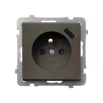 SONATA Gniazdo pojedyncze z uziemieniem z przesłonami torów prądowych, z ładowarką USB - kolor czekoladowy metalik