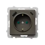 SONATA Gniazdo pojedyncze z uziemieniem schuko z przesłonami torów prądowych, z ładowarką USB A+C - kolor czekoladowy metalik