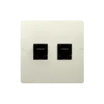 Simon Basic WMUM-0500F2-9011 Gniazdo komputerowe RJ45 kat.5e + telefoniczne RJ11 (moduł). Montaż gniazda na wkręty do puszki; beż