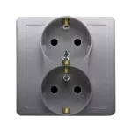Simon Basic WMBW-12210x-4013 Gniazdo wtyczkowe z uziemieniem Schuko podwójne; srebrny mat