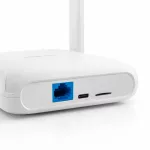 Qoltec Router Home & Travel 4G LTE WiFi 6 | AX300 | 2.4GHz | Dual Antena | USB-C | Micro SIM