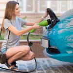 Qoltec Mobilna ładowarka do samochodu elektrycznego EV i hybryd z regulacją 2w1 Typ2 | 11kW | 400V | CEE 16A | Wi-fi | TUYA | SMART LIFE | LCD | Przenośna | Wallbox | 5m